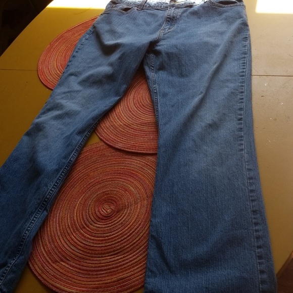Levi's Jeans - Picture 1 of 8